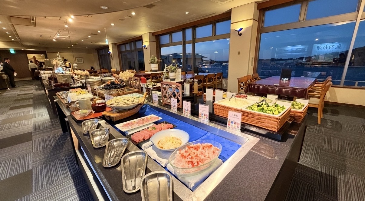 夕食バイキング