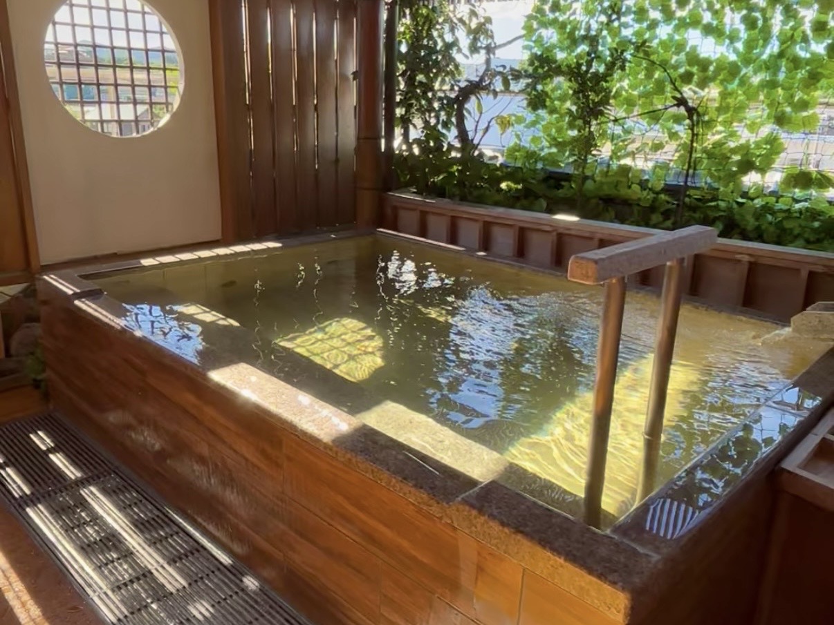 味の宿 花椿 の貸切露天風呂