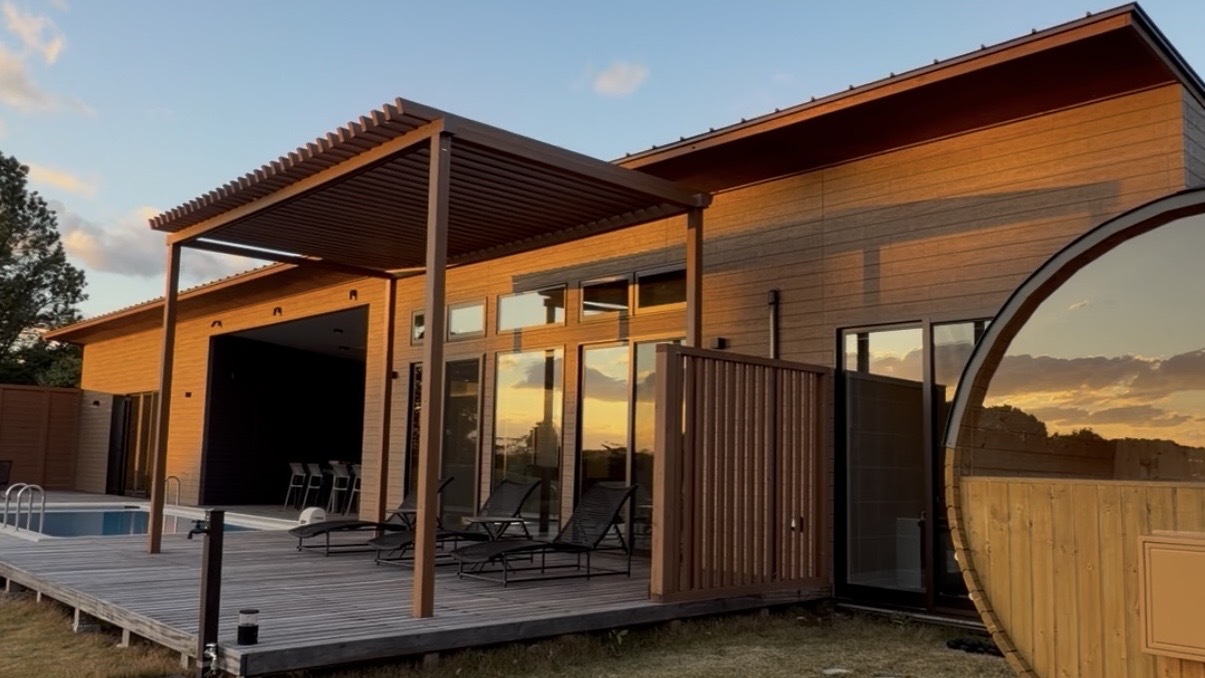 三重県志摩市　志摩グリーンアドベンチャーグランピング　外観