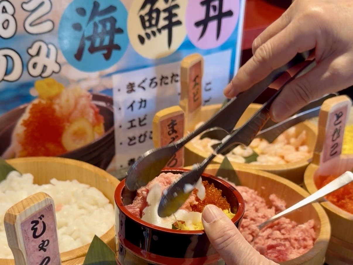 三重県鳥羽市　戸田家　朝食海鮮丼