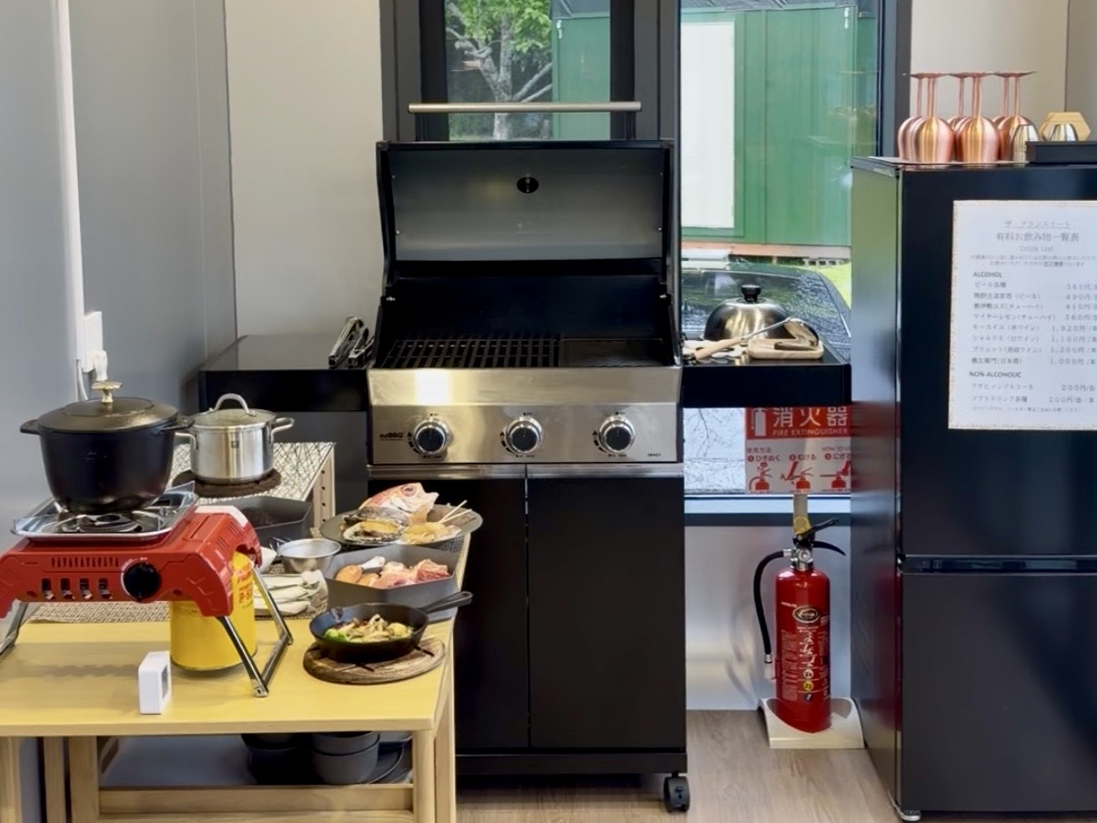 紀北町　孫太郎オートキャンプ場　カプセル宿泊棟　BBQ