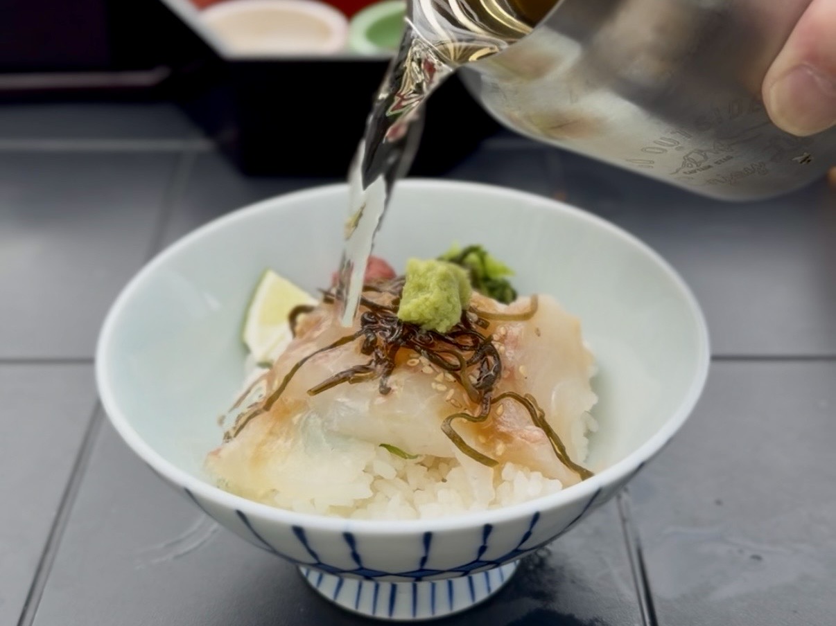 離宮伊勢 朝食鯛茶漬け