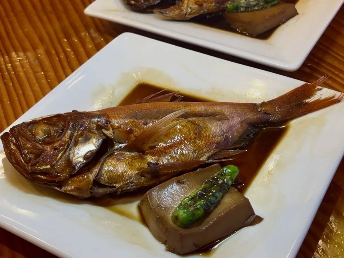 三重県志摩市 1棟貸しの宿 あのりの 夕食の魚の煮付け