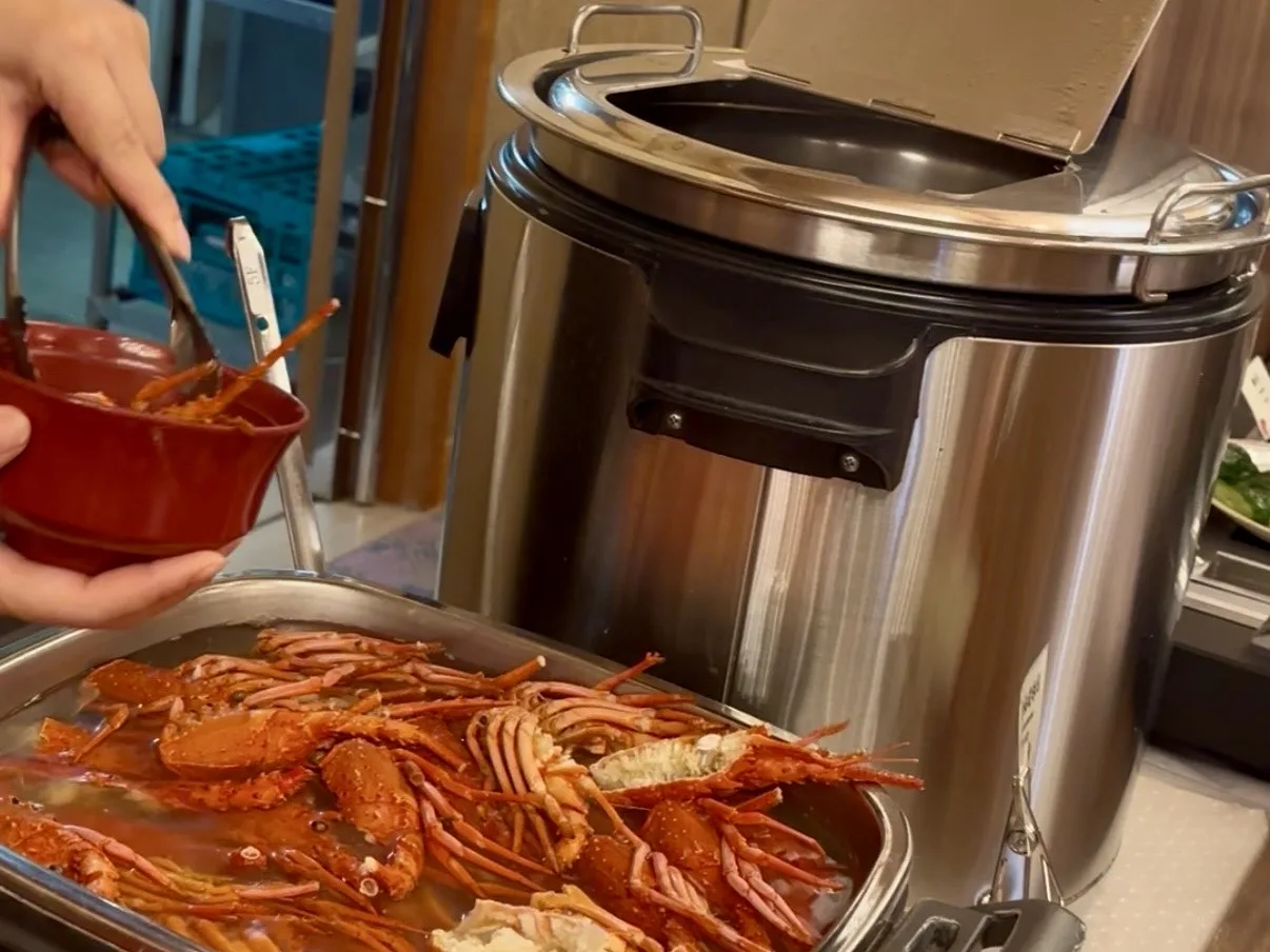 旅荘 海の蝶 朝食ハーフビュッフェの伊勢海老汁