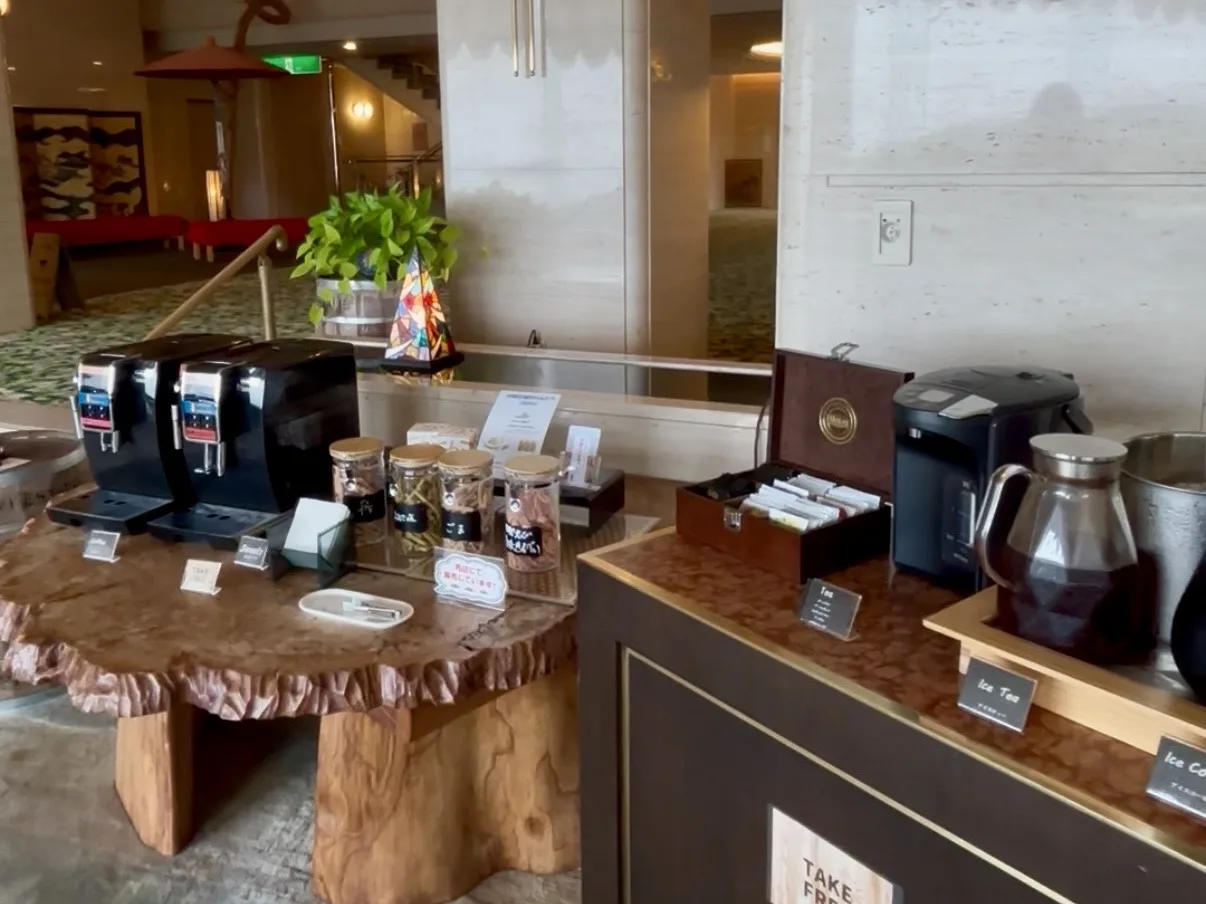 旅荘 海の蝶 ラウンジのフリードリンクコーナー