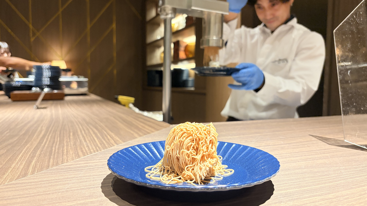  ラウンジ　出来立てモンブラン